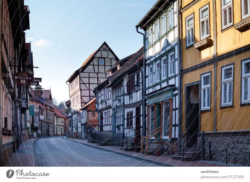 Stolberg Dorf Kleinstadt Altstadt Menschenleer historisch Harz Deutschland Fachwerkhaus Fachwerkfassade Idylle Dorfstraße Altbau friedlich Stadtzentrum Farbfoto