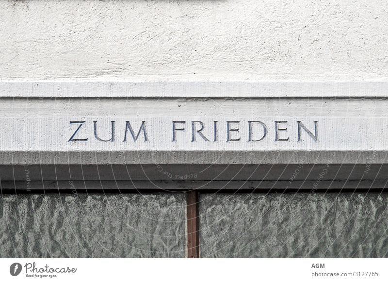 Zum Frieden Design sprechen Mauer Wand Schriftzeichen Liebe Text Hintergrundbild Information Mitteilung Symbole & Metaphern Typographie Haus Fenster