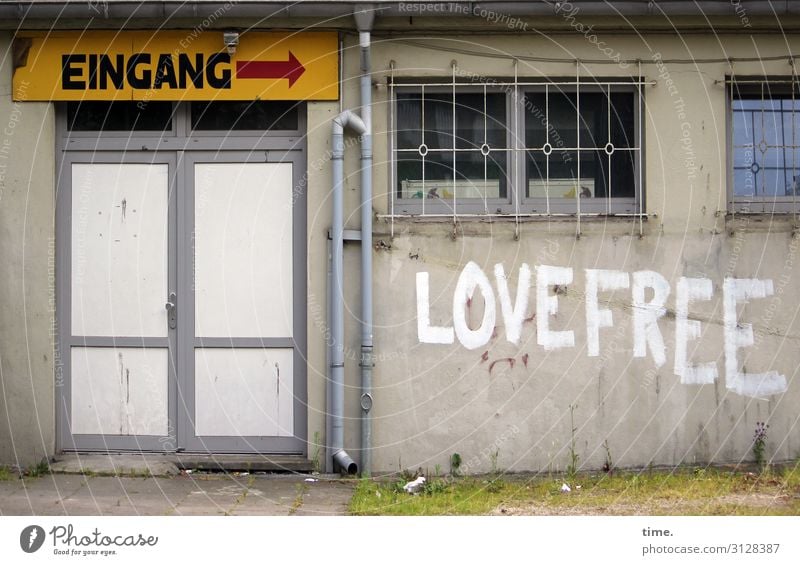 Mogelpackung Hamburg Haus Ruine Mauer Wand Fassade Fenster Tür Eingang Gitter Fallrohr Stein Schriftzeichen Graffiti Linie Pfeil authentisch historisch kaputt