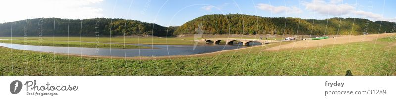 Edersee Weitwinkel Panorama (Aussicht) Ederstausee Wiese Wasser Fluss Brücke groß Panorama (Bildformat)