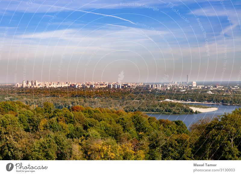 Blick vom Nationalen Botanischen Garten auf das linke Ufer Kiews. Ferien & Urlaub & Reisen Fabrik Industrie Geldinstitut Landschaft Himmel Wolken Horizont Baum