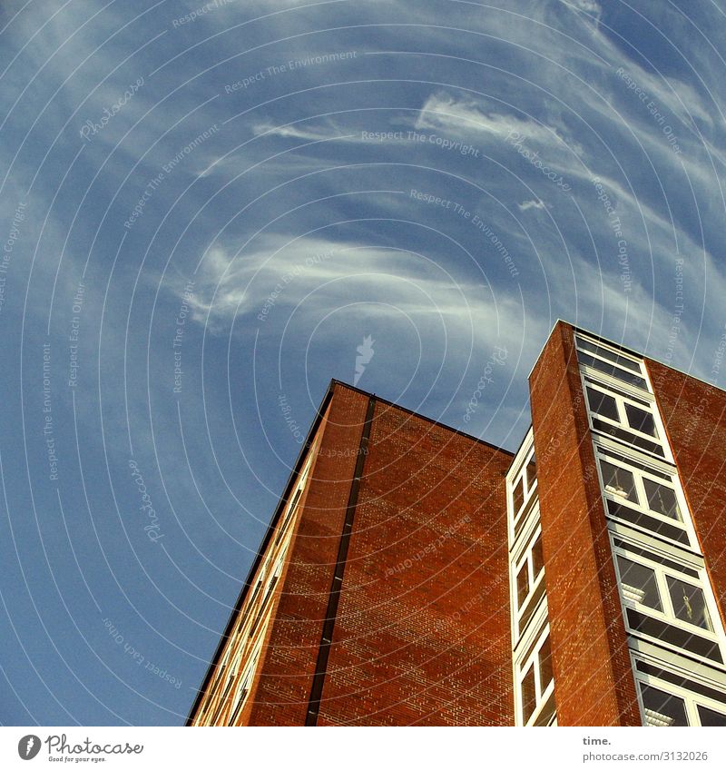 Halswirbelsäulentraining (XI) Himmel Wolken Schönes Wetter Münster Haus Hochhaus Gebäude Mauer Wand Fassade Fenster Dach hoch Stadt Macht Wachsamkeit Ausdauer