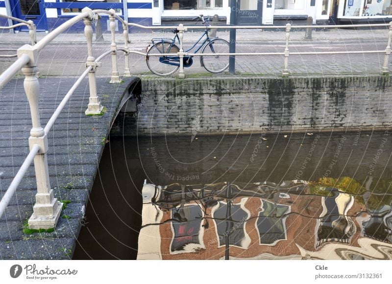 Leeuwarden Ausflug Städtereise Fahrradfahren Wasser Sonne Herbst Schönes Wetter Kanal Gracht Niederlande Stadt Hauptstadt Altstadt Brücke Mauer Wand Straße