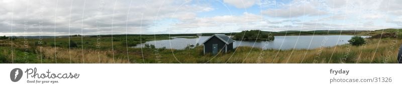 scotish lake Panorama (Aussicht) Weitwinkel Schottland See Haus Horizont schlechtes Wetter Hütte Weide Wolken groß Panorama (Bildformat)