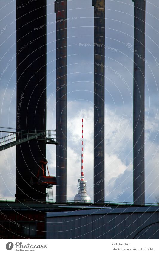 Berliner Fernsehturm Alexanderplatz Großstadt Deutschland funk-und-ukw-turm Hauptstadt Stadtzentrum Menschenleer Funkturm Sender Textfreiraum Tourismus Turm