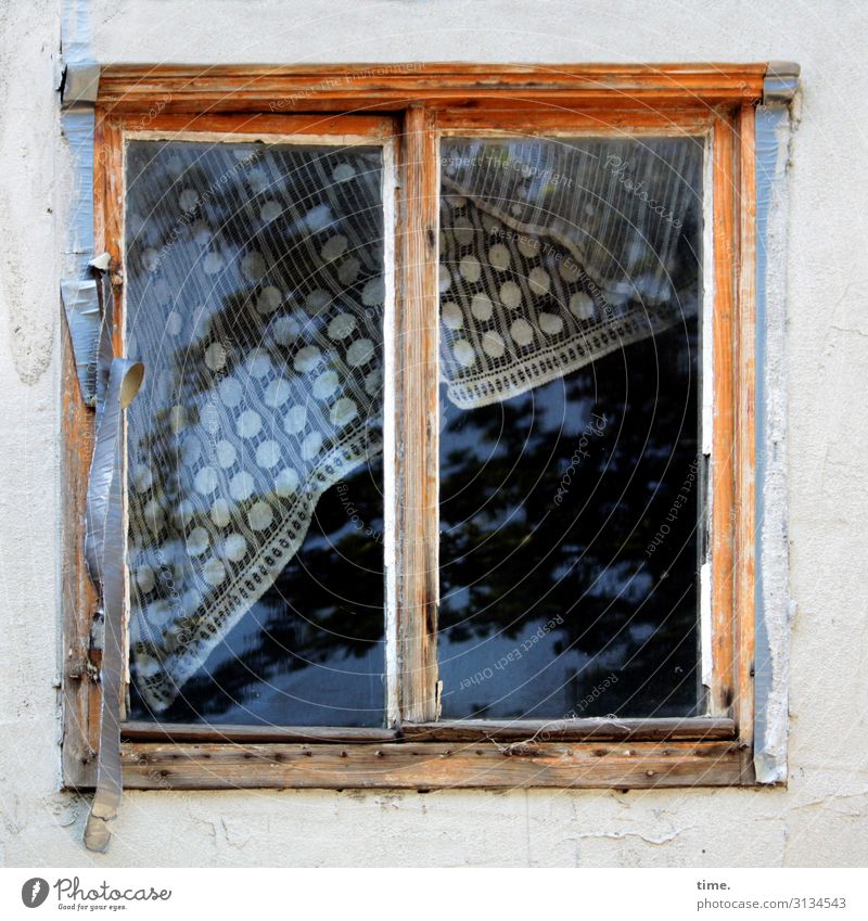 früher war besser | gefangen in Plastik fenster fensterrahmen Altbau lost places Glas glasscheine Vorhang klebestreifen kaputt trashig unbewohnt Leerstand