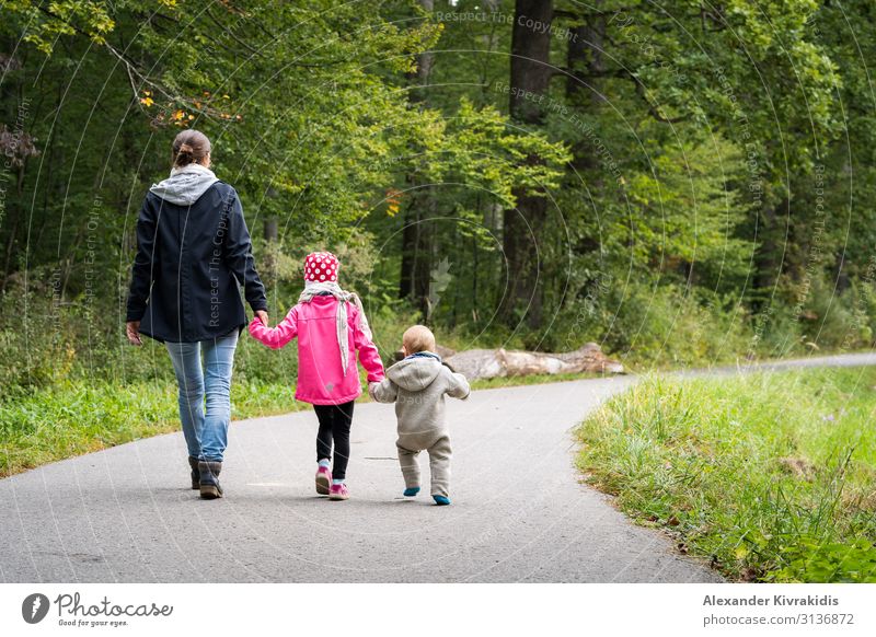 Familenausflug Mensch maskulin feminin Kind Kleinkind Mädchen Frau Erwachsene Eltern Mutter Geschwister Bruder Schwester Familie & Verwandtschaft Kindheit 3