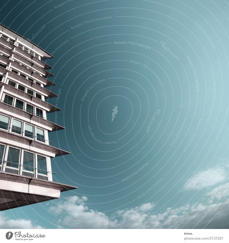 urban | abgehoben Haus Fassade Himmel Hamburg fesnter wolken schönes nasses hochhaus Glas Stein Panorama