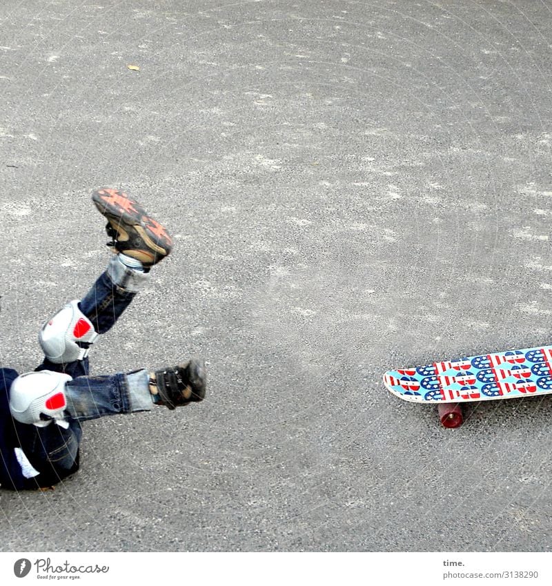 Bretter für die Welt | aafglitscht Sport Fitness Sport-Training Skateboard maskulin Junge Beine Fuß 1 Mensch Platz Straße Wege & Pfade Asphalt Beton Jeanshose