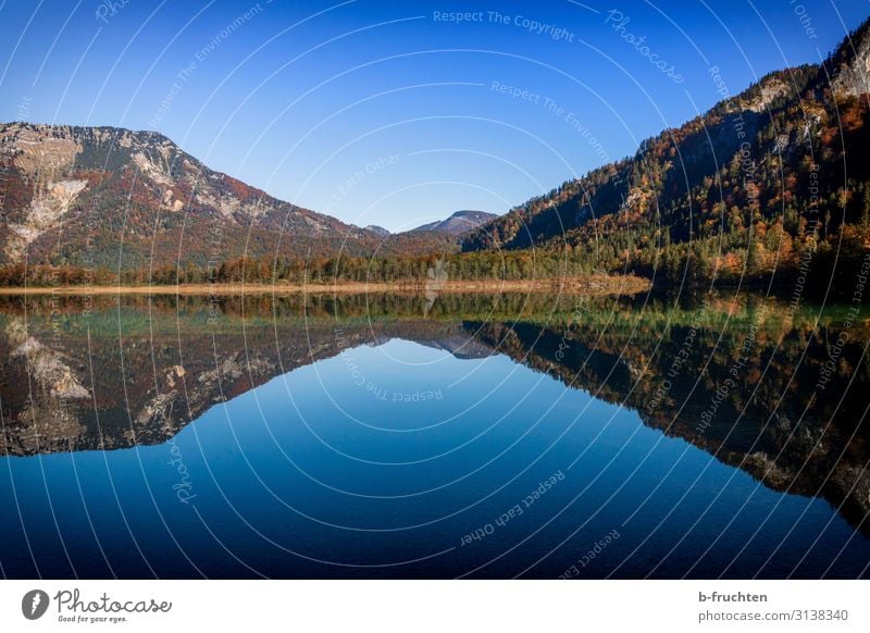 Gebirgssee mit wunderschöner Spiegelung Leben harmonisch Ferien & Urlaub & Reisen Tourismus Freiheit Berge u. Gebirge wandern Natur Landschaft