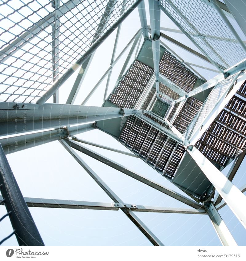 Halswirbelsäulentraining (III) Turm Bauwerk Gebäude Architektur Aussichtsturm Holz Metall Linie hoch Wachsamkeit Leben Ausdauer standhaft Ordnungsliebe Neugier