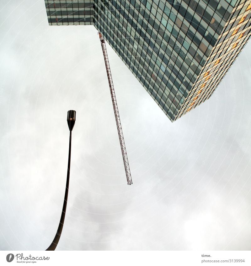 Halswirbelsäulentraining (I) Arbeit & Erwerbstätigkeit Arbeitsplatz Dienstleistungsgewerbe Handwerk Baustelle Himmel Wolken Wetter Hamburg Hochhaus Architektur