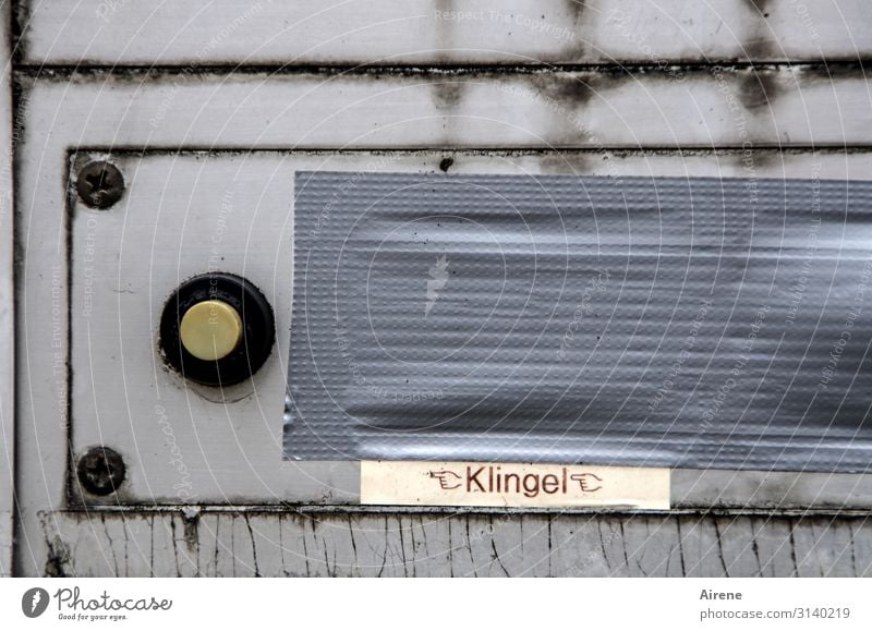 Ich klingel ja schon... Briefkasten Klingel Klebeband Isolierung (Material) Schriftzeichen Hinweisschild Warnschild alt dreckig hässlich kaputt grau