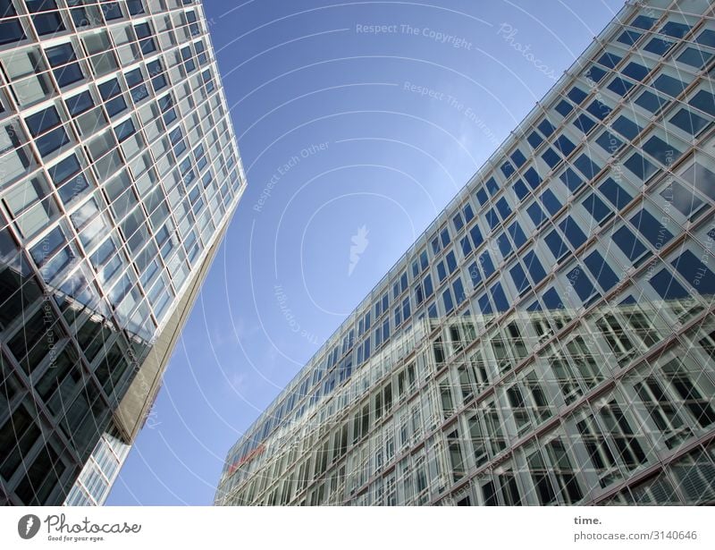 Nachbarschaften (XII) Himmel Schönes Wetter Hamburg Stadtzentrum Haus Hochhaus Bauwerk Gebäude Architektur Mauer Wand Fassade Fenster Glasfassade Linie Streifen