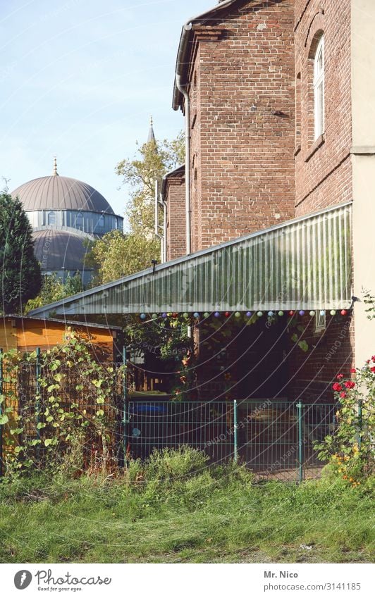 Auf gute Nachbarschaft Umwelt Stadt Haus Garten Gastfreundschaft Glaube Moschee Hinterhof Duisburg Ruhrgebiet Islam Idylle Wahrzeichen Integration Akzeptanz