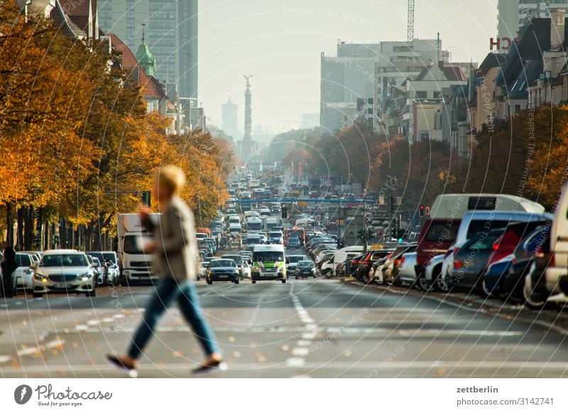 Heerstraße, Berlin Deutschland Straße Verkehr Hauptstraße Charlottenburg Großstadt Denkmal else Figur gold Goldelse großer stern Hauptstadt Himmel Hochhaus