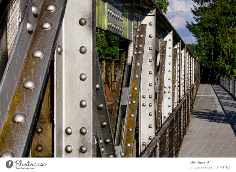 HEAVY METAL Ausflug Sommer Sigmaringen Menschenleer Brücke Schienenverkehr Gleise Stein Beton Metall braun mehrfarbig Bahnbrücke Fußweg Geländer Niete Bolzen