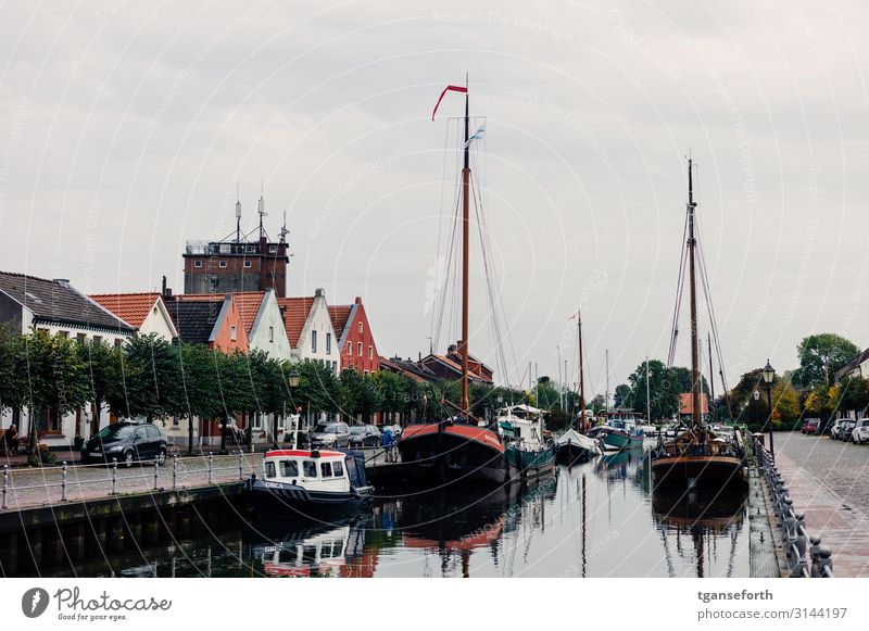 Hafen in Weener Ferien & Urlaub & Reisen Tourismus Ausflug Ferne Sightseeing Städtereise Wirtschaft Ostfriesland Dorf Fischerdorf Kleinstadt Hafenstadt