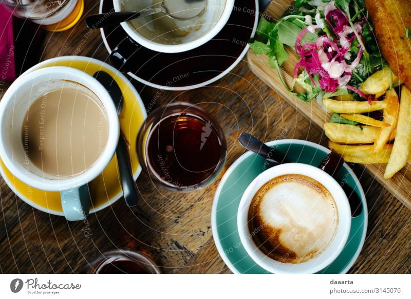 Frühlingskaffee Lebensmittel Salat Salatbeilage Pommes frites Ernährung Frühstück Mittagessen Kaffeetrinken Getränk Kakao Latte Macchiato Tasse Becher Lifestyle