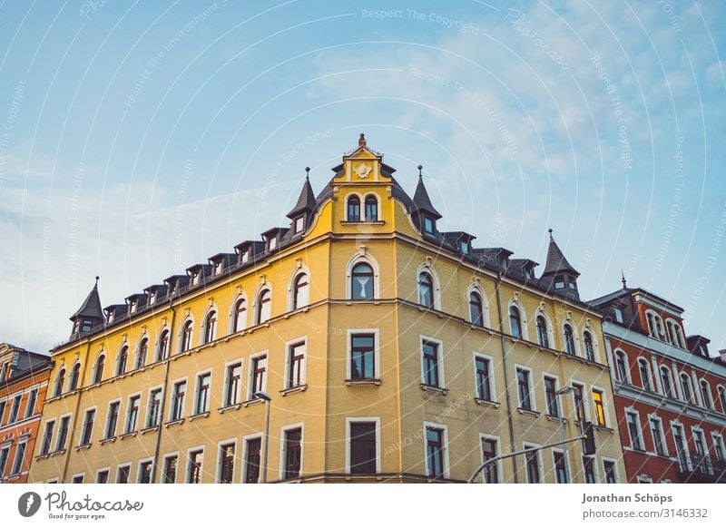 Fassade in Kulturhauptstadt Chemnitz 2025 ruhig Häusliches Leben Wohnung Hausbau Umzug (Wohnungswechsel) Herbst Stadt Stadtzentrum Skyline bevölkert Bauwerk