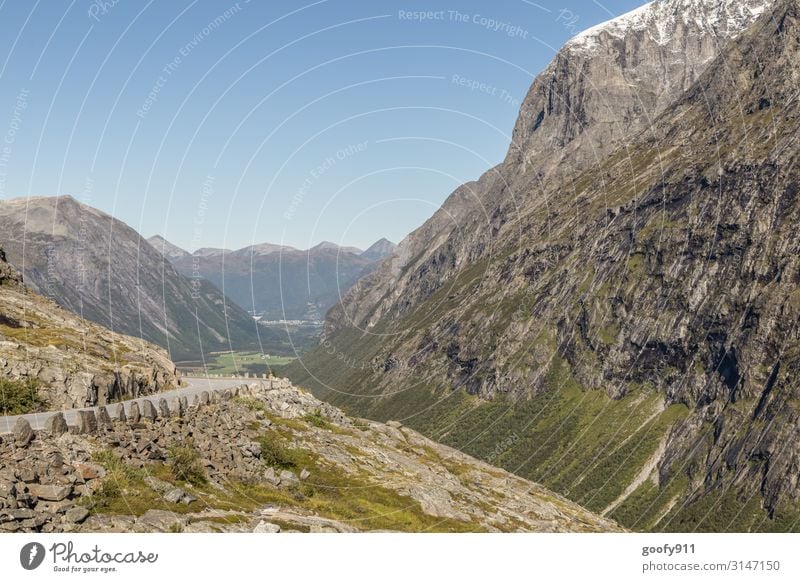 Bergstraße in Norwegen Ferien & Urlaub & Reisen Tourismus Ausflug Abenteuer Ferne Freiheit Expedition Natur Landschaft Himmel Wolkenloser Himmel Horizont