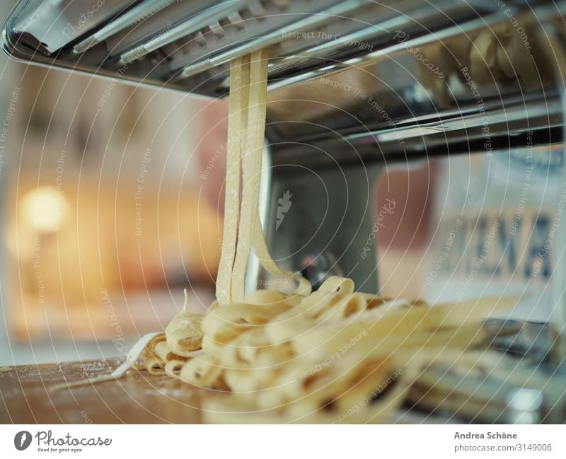 Homemade Pasta Lebensmittel Teigwaren Backwaren Nudeln Ernährung Mittagessen Abendessen Slowfood Italienische Küche kochen & garen Essen zubereiten