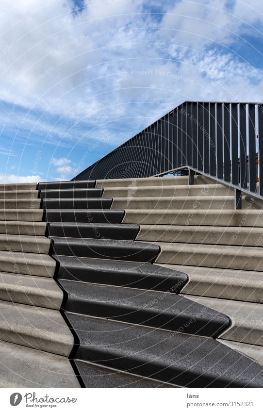 Hochwasserschutz Hamburg Hamburger Hafen Stadt Hafenstadt Mauer Wand Treppe Entschlossenheit bedrohlich Hoffnung Überleben Geländer Flutschutzanlage Klimawandel