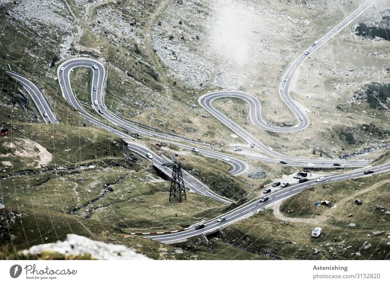 Transfagarasan 3 Umwelt Natur Wolken Wetter Gras Sträucher Moos Felsen Berge u. Gebirge Südkarpaten Karpaten Bach Rumänien Verkehr Straße Kurve Pass Fahrzeug