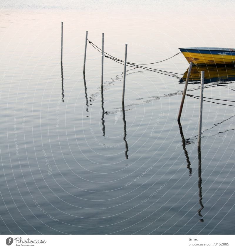 Seilschaften #27 Wasser Schönes Wetter Schifffahrt Fischerboot Hafen Anker Tau Festmacher Stab angekettet liegen Schwimmen & Baden maritim Zufriedenheit