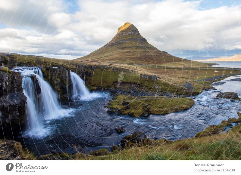 Kirkjufell Iceland Ferien & Urlaub & Reisen Sommer Natur Kraft beautiful icelandic landmark landscape natural river tourism view water waterfall Hintergrundbild