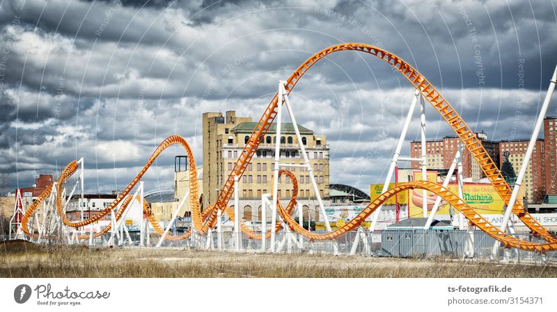 Coney Island Curves Ferien & Urlaub & Reisen Tourismus Ausflug Sightseeing Städtereise Feste & Feiern Jahrmarkt Achterbahn Veranstaltung Himmel Wolken