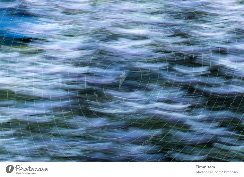 Kleine Träumerei Bewegung Bewegungsunschärfe blau grün weiß Wellenform Farbfoto Menschenleer Außenaufnahme Tag mehrfarbig ästhetisch Natur Bäume Himmel Wolken