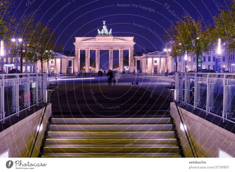 U-Bahnhof Brandenburger Tor Abend Berlin Großstadt dunkel Menschenleer Berlin-Mitte Nacht Pariser Platz Ferien & Urlaub & Reisen Reisefotografie Städtereise