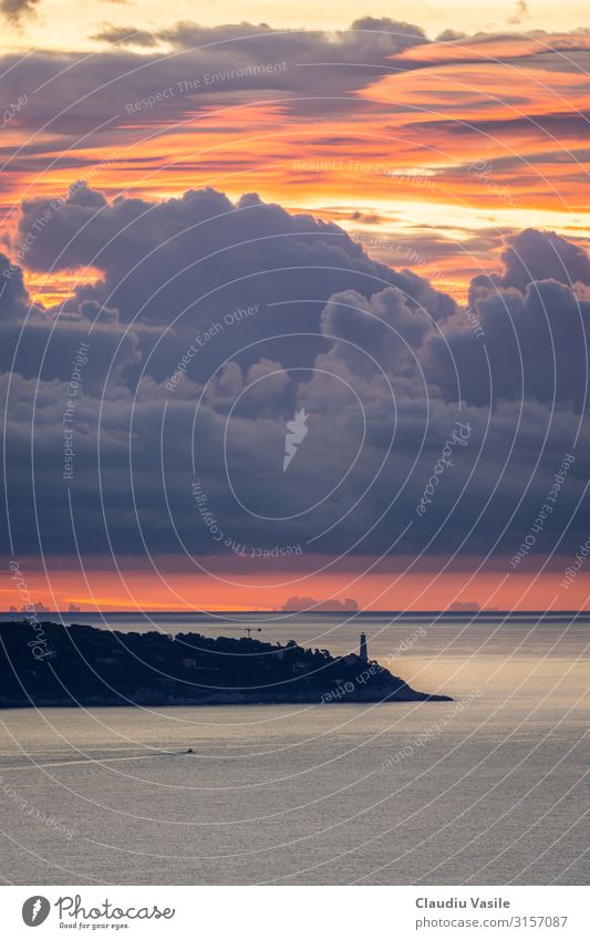 Leuchtturm mit dramatisch bewölktem Sonnenaufgang Ferien & Urlaub & Reisen Tourismus Sightseeing Sommer Sommerurlaub Sonnenbad Wasser Wolken Mittelmeer