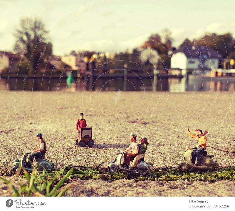 Diorama, Miniaturwelten Sprizutour mit dem Motorrad ... Mensch Straße Kleinmotorrad Miniatur H0 Kunststoff fahren Coolness Freude Bewegung Minaaturwelten