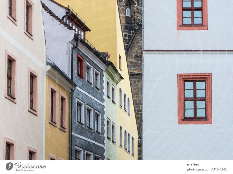 Pirna im Mai Ferien & Urlaub & Reisen Tourismus Sightseeing Architektur Stadtzentrum Altstadt Menschenleer Haus Kirche Stein Holz Glas blau braun gelb grau rosa