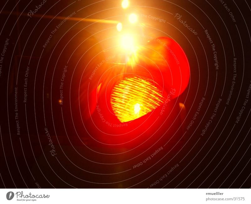 Ampelrot Nacht Langzeitbelichtung Dinge