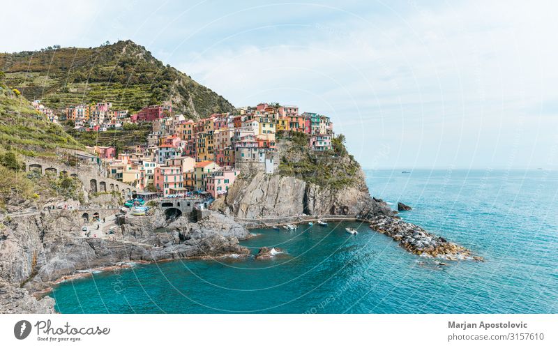 Panoramablick auf die Altstadt von Manarola in Italien Ferien & Urlaub & Reisen Tourismus Sightseeing Sommerurlaub Architektur Landschaft Frühling Küste Bucht