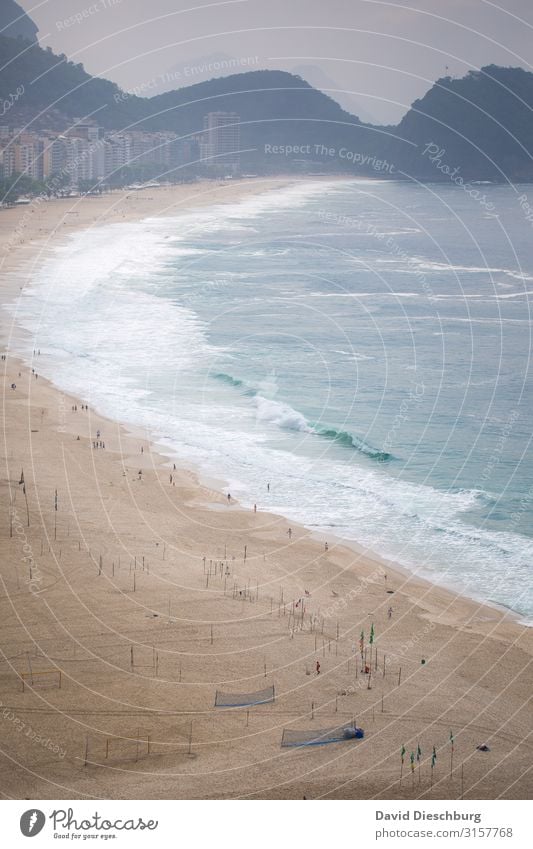 Copacabana Brasilien Strand Urlaub Südamerika Meer Ferien & Urlaub & Reisen Außenaufnahme Rio de Janeiro Farbfoto Stadt Landschaft Tourismus Panorama (Aussicht)