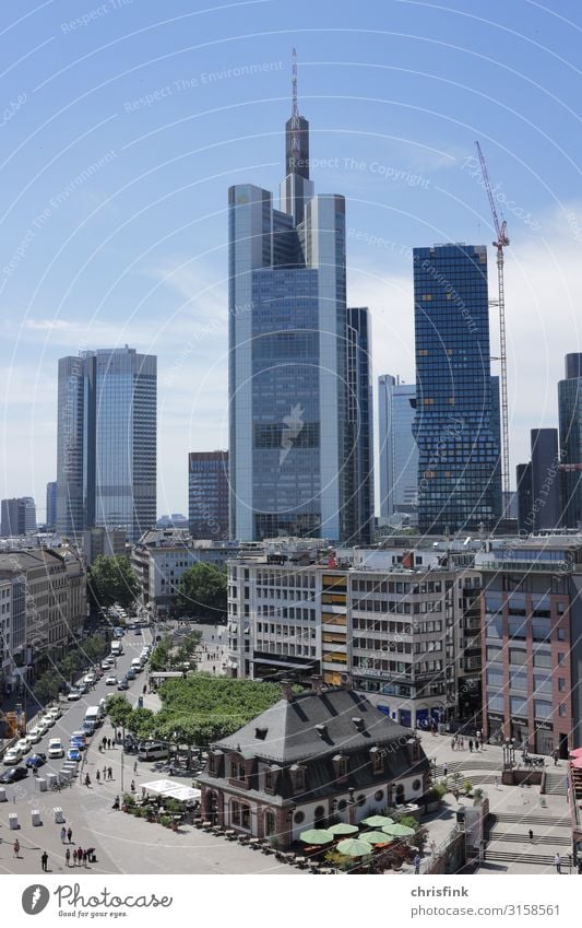 Frankfurt Main Hauptwache Kunst Künstler Architektur Umwelt Stadt Stadtzentrum Fußgängerzone Skyline Haus Hochhaus Bankgebäude Marktplatz Gebäude Fassade