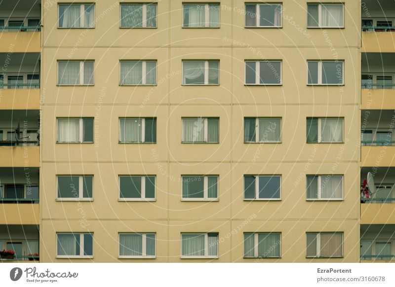 Unterkunft Haus Bauwerk Gebäude Architektur Mauer Wand Fassade Balkon Fenster Beton Glas Linie gelb grau Leben Stimmung Häusliches Leben viele Gardine Wohnhaus