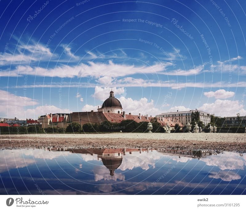 Gewienert Erde Himmel Wolken Horizont Sommer Pfütze Wien Hauptstadt Stadtzentrum Haus Kirche ruhig Idylle Religion & Glaube Ferne Farbfoto Außenaufnahme