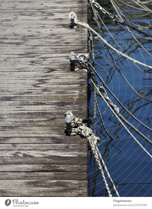 festmachen anlegen Bootssteg Hafen Seile Sicherheit