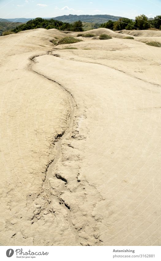 trocken Umwelt Natur Landschaft Pflanze Erde Sand Himmel Horizont Sommer Wetter Dürre Sträucher Hügel Berge u. Gebirge Karpaten Wellen Berca Noroiosi Rumänien