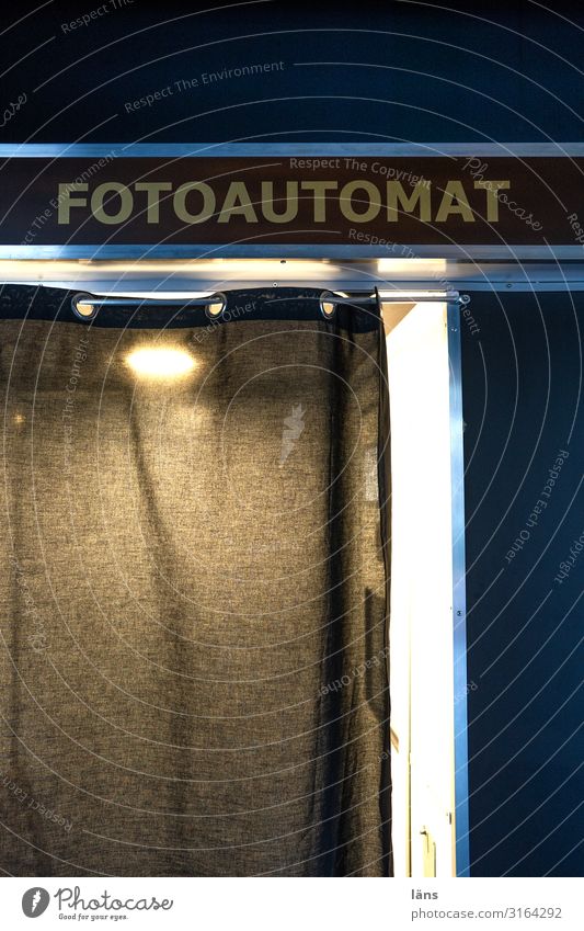 FOTOAUTOMAT Fotoautomat Vorhang Kabine Fotografie Passbild Hamburg geschlossen