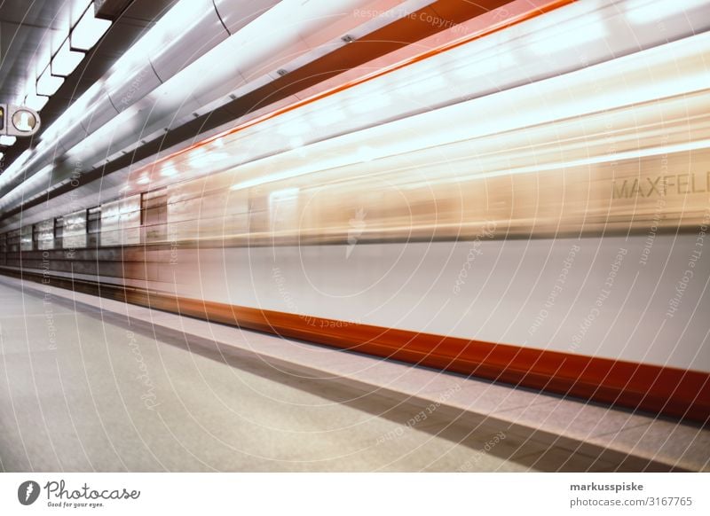 U-Bahn Metro Subway öffentliche Verkehrsmittel kaufen Sightseeing Städtereise Verkehrswege Personenverkehr Öffentlicher Personennahverkehr Bahnfahren