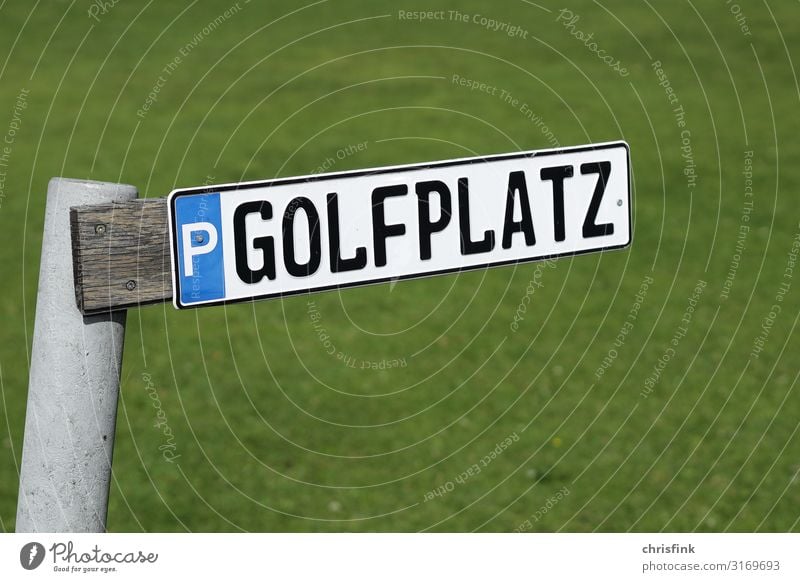 Golfplatz Parkplatzschild Freizeit & Hobby Spielen Sommer Sport Natur Landschaft Gras Sex Sexualität sparsam Freude Schilder & Markierungen Reichtum Farbfoto