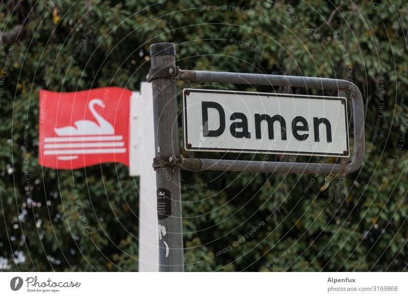 Schwäne links ; Damen rechts bitte | UT HH19 Schwan Zeichen Schriftzeichen Schilder & Markierungen Hinweisschild Warnschild Verkehrszeichen Partnerschaft