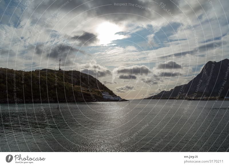 Durchfahrt Ferien & Urlaub & Reisen Ausflug Ferne Umwelt Natur Landschaft Himmel Wolken Sonne Hügel Berge u. Gebirge Fjord Reinefjorden Lofoten Norwegen