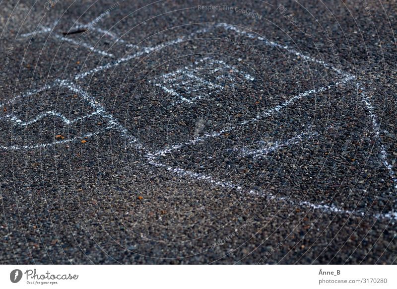 Kreidezeit Freizeit & Hobby Kinderspiel Feste & Feiern Kindergarten Schulhof Kindheit Haus Spielplatz Hexenhaus Straße Wege & Pfade Spielstraße Asphalt Stein